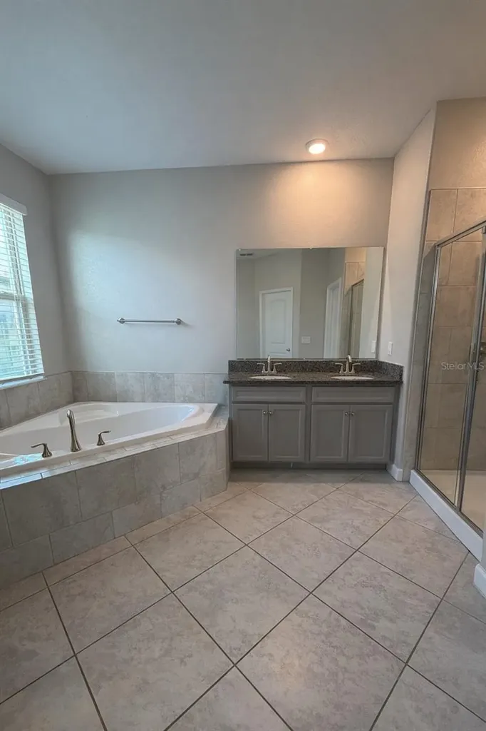 25118 Lambrusco Loop Lutz FL 33559