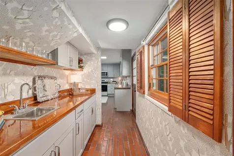 1801 NW 30th Terrace Gainesville FL 32605