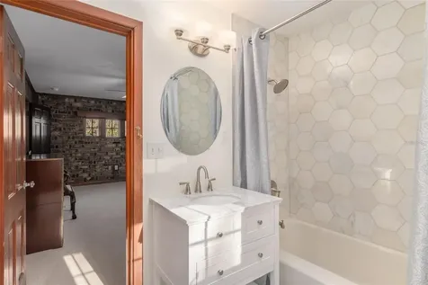 1801 NW 30th Terrace Gainesville FL 32605