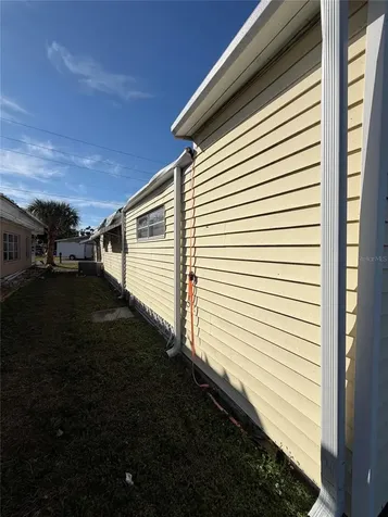 5121 9th Street W Bradenton FL 34207