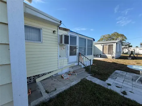 5121 9th Street W Bradenton FL 34207