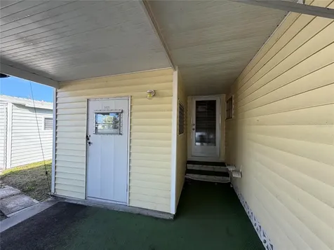 5121 9th Street W Bradenton FL 34207