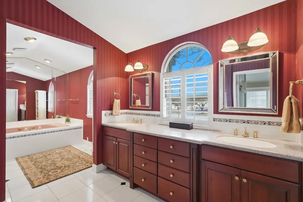 10 Magnolia Lane S Ormond Beach FL 32174
