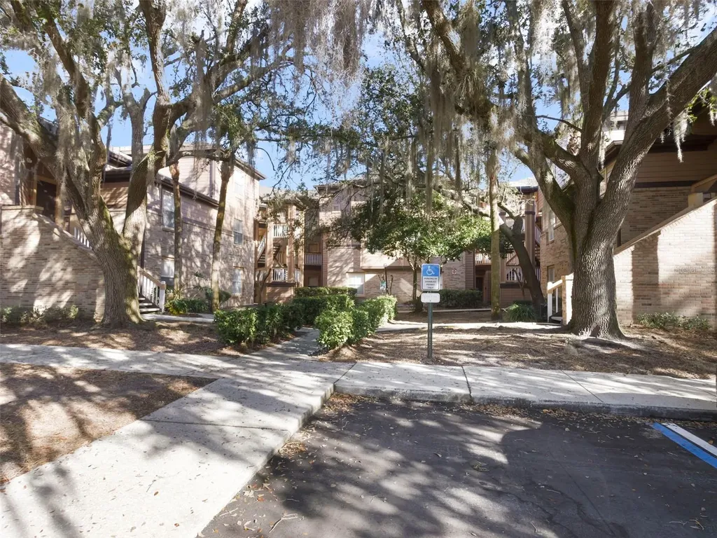 486 N Pin Oak Place Longwood FL 32779