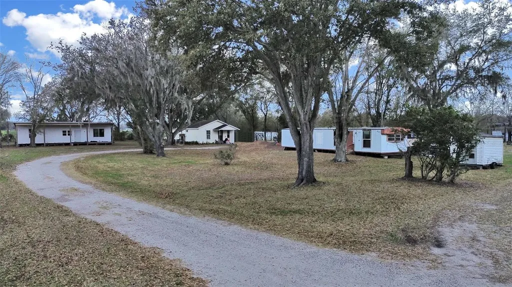 9924 Art Acres Road Dover FL 33527