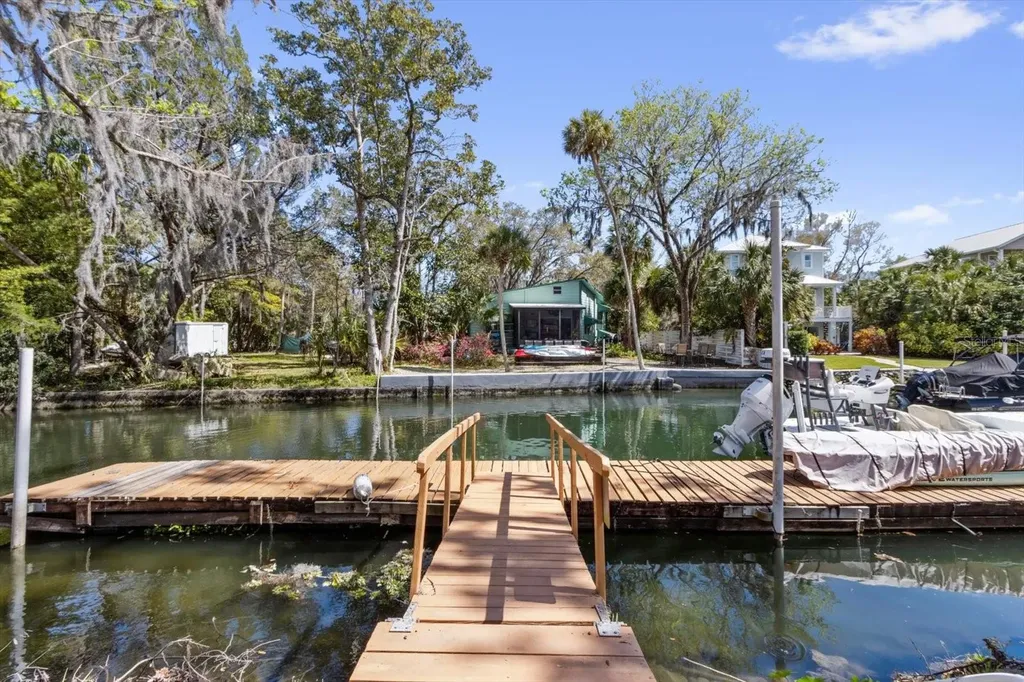 1637 SE Paradise Circle W Crystal River FL 34429
