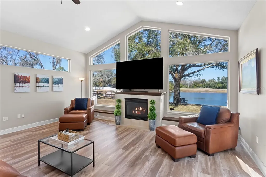 4302 Faircourt Drive Valrico FL 33596