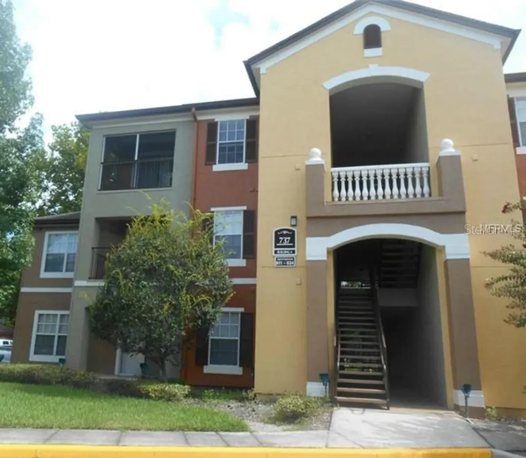 737 Crest Pines Drive Orlando FL 32828
