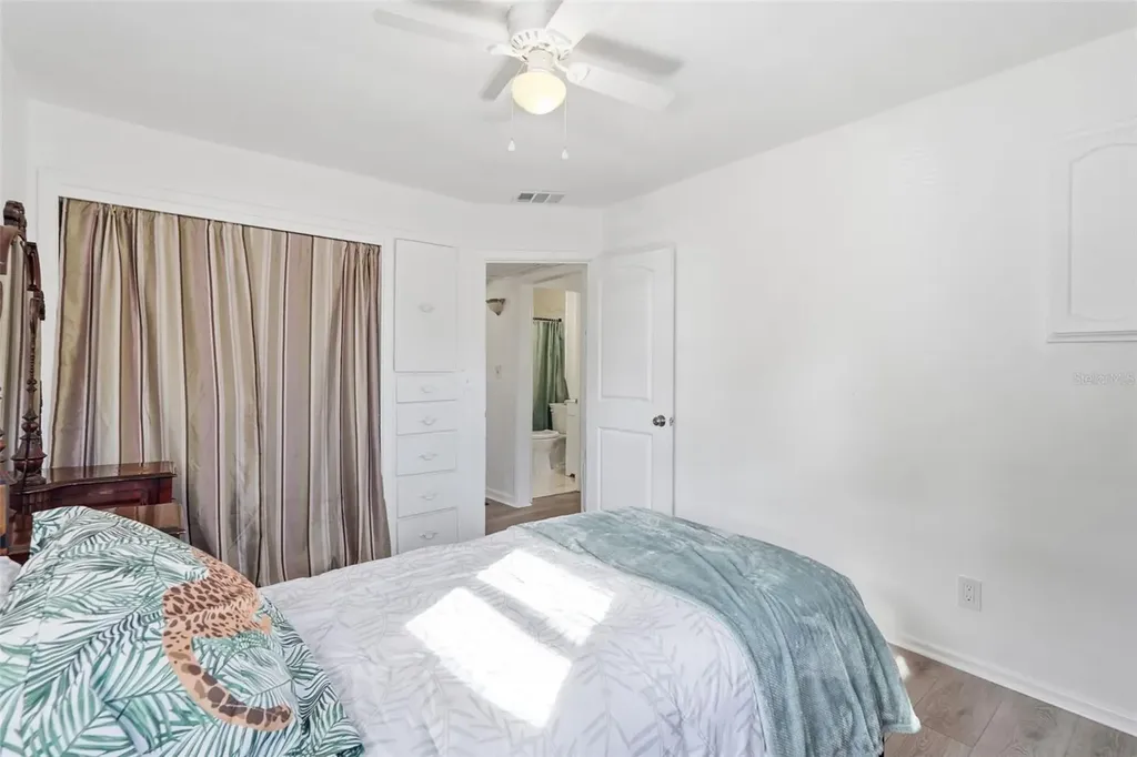 8061 49th Avenue N St Petersburg FL 33709