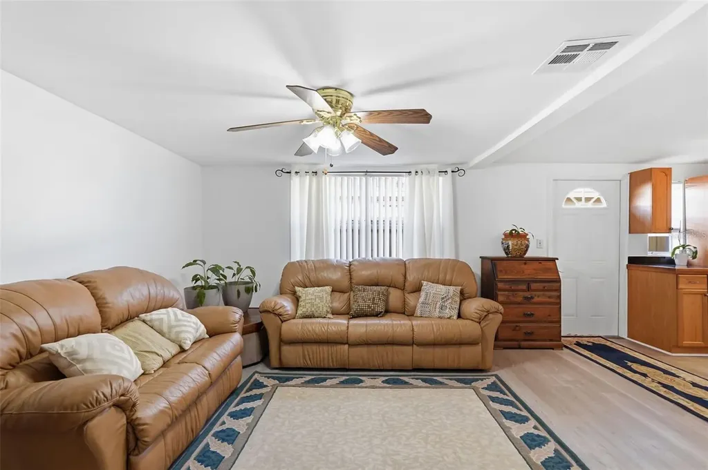 8061 49th Avenue N St Petersburg FL 33709