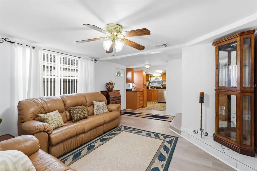 8061 49th Avenue N St Petersburg FL 33709