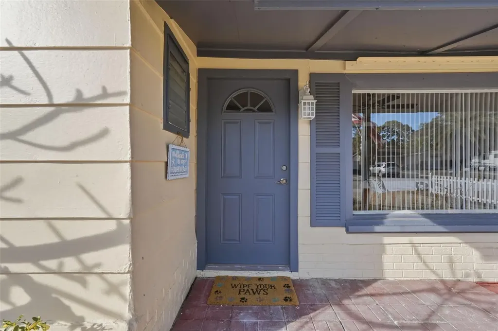 8061 49th Avenue N St Petersburg FL 33709