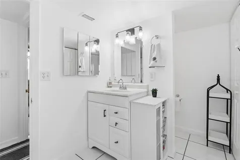 8061 49th Avenue N St Petersburg FL 33709