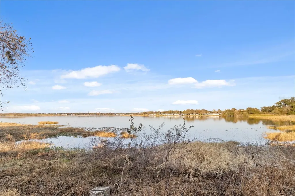 1836 N Crystal Lake Drive Lakeland FL 33801