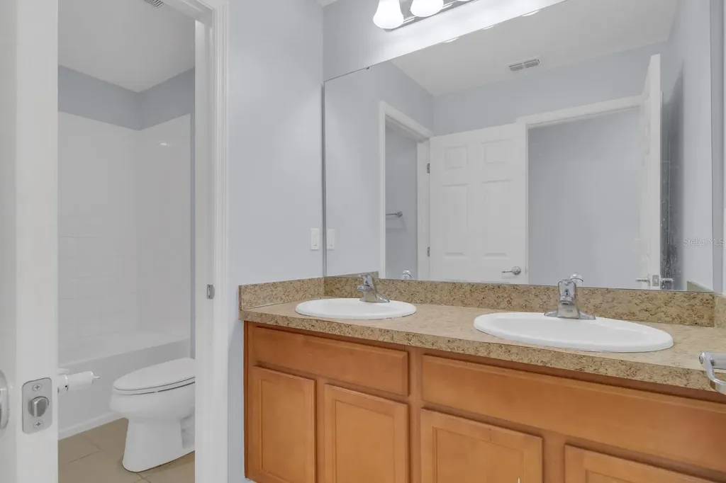 2437 Addison Creek Drive Kissimmee FL 34758