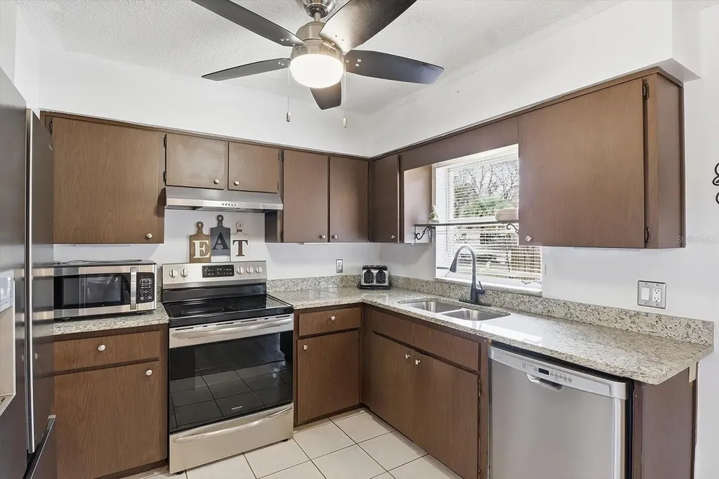 2341 S Whitier Point Homosassa FL 34448