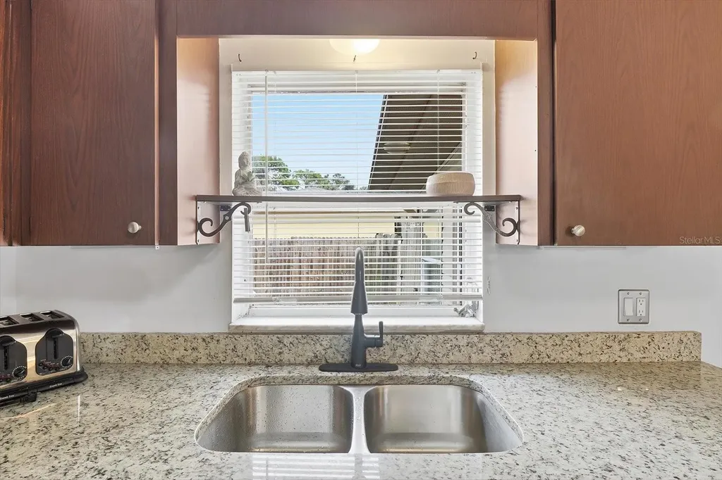2341 S Whitier Point Homosassa FL 34448
