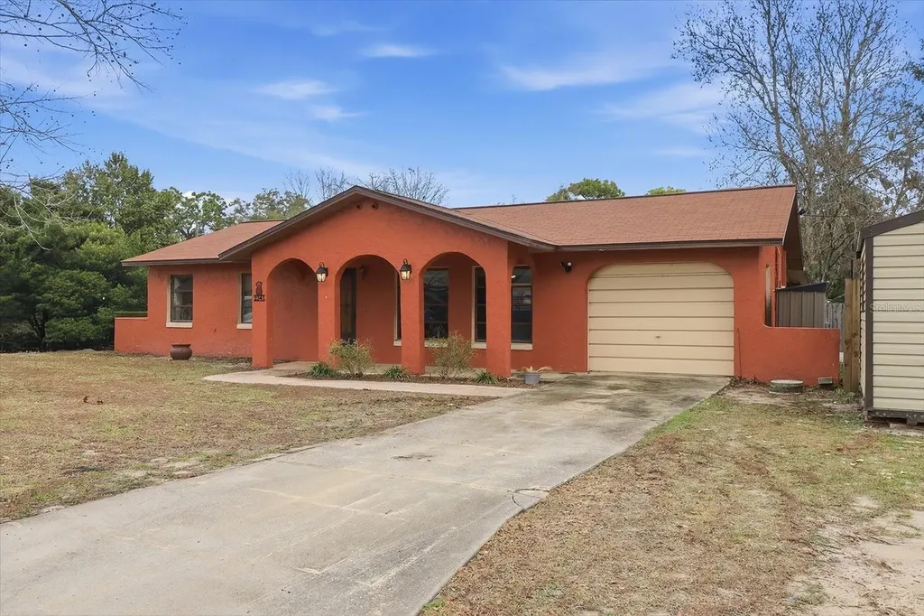 2341 S Whitier Point Homosassa FL 34448