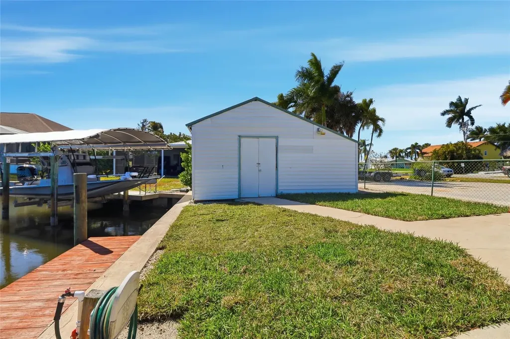 2740 Sanibel Boulevard St James City FL 33956