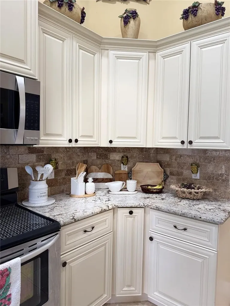 701 White Ivey Court Apopka FL 32712