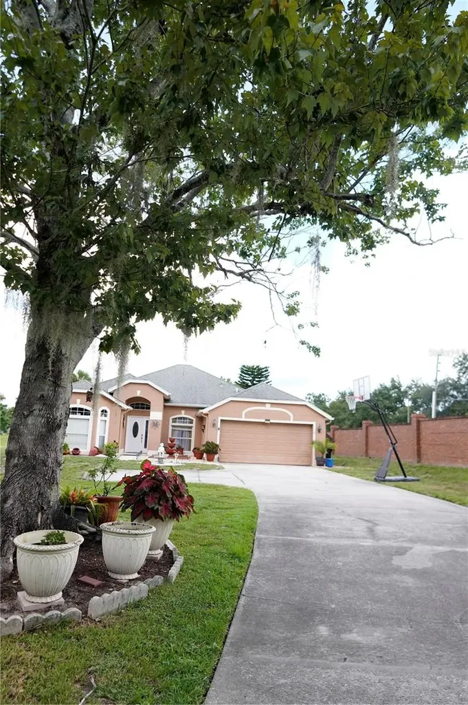 701 White Ivey Court Apopka FL 32712