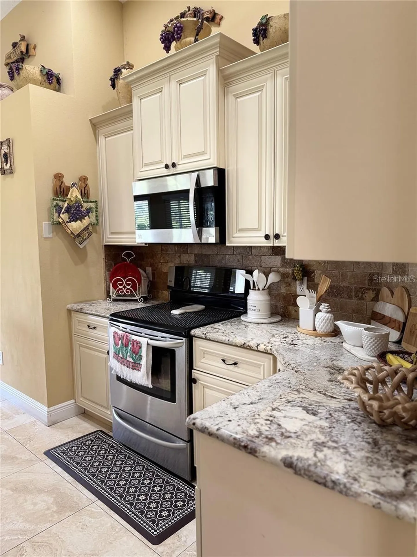 701 White Ivey Court Apopka FL 32712