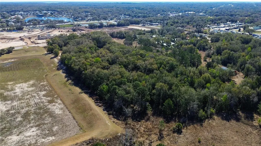 39725 Clay Avenue N Lady Lake FL 32159