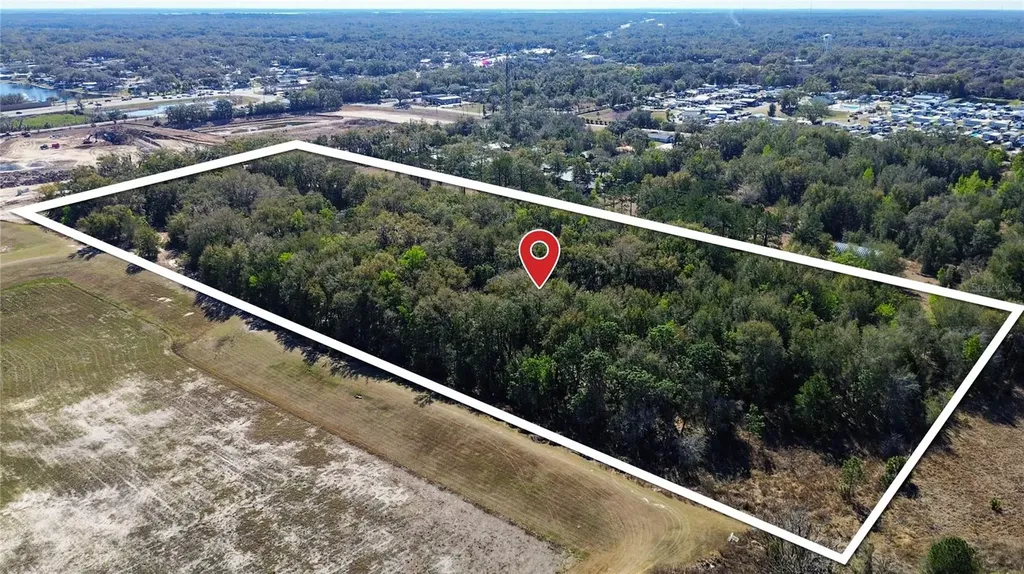 39725 Clay Avenue N Lady Lake FL 32159