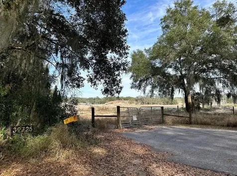 39725 Clay Avenue N Lady Lake FL 32159