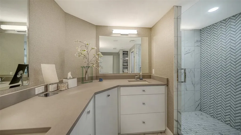1800 Benjamin Franklin Drive Sarasota FL 34236