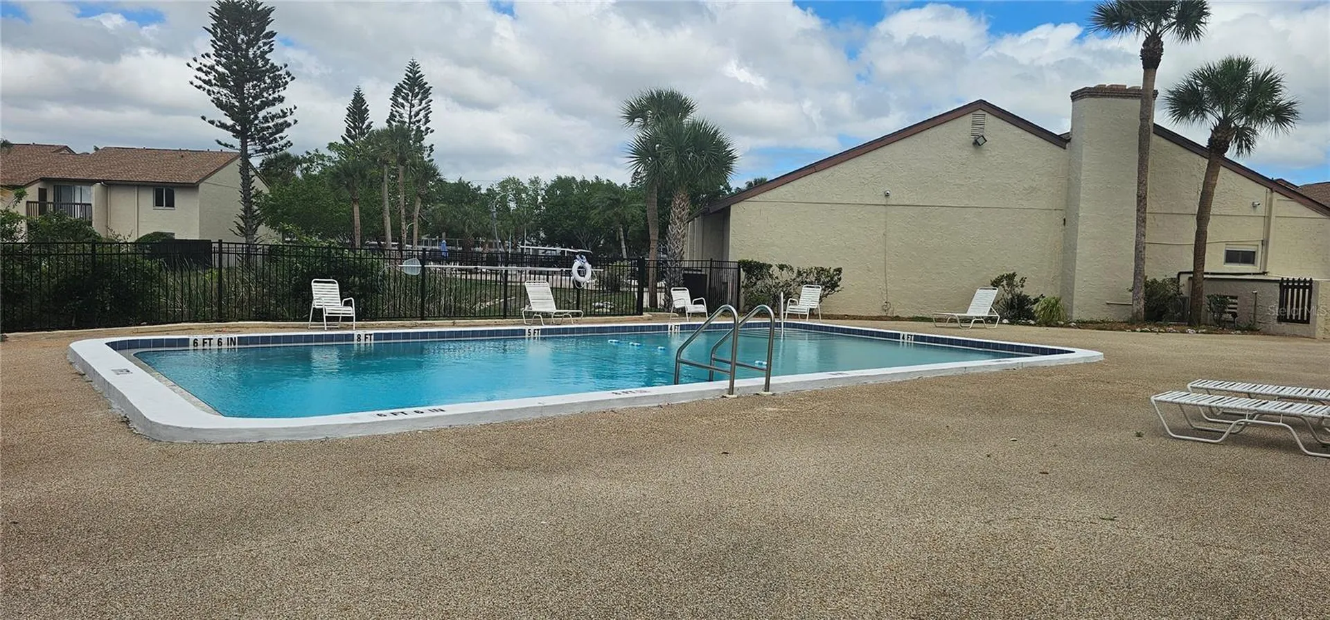 2621 Pine Lake Terrace Sarasota FL 34237