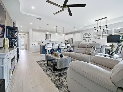 1599 Bellagio Loop Tavares FL 32778