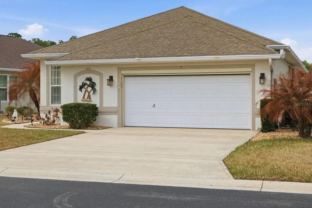 5 Royale Lane Palm Coast FL 32164