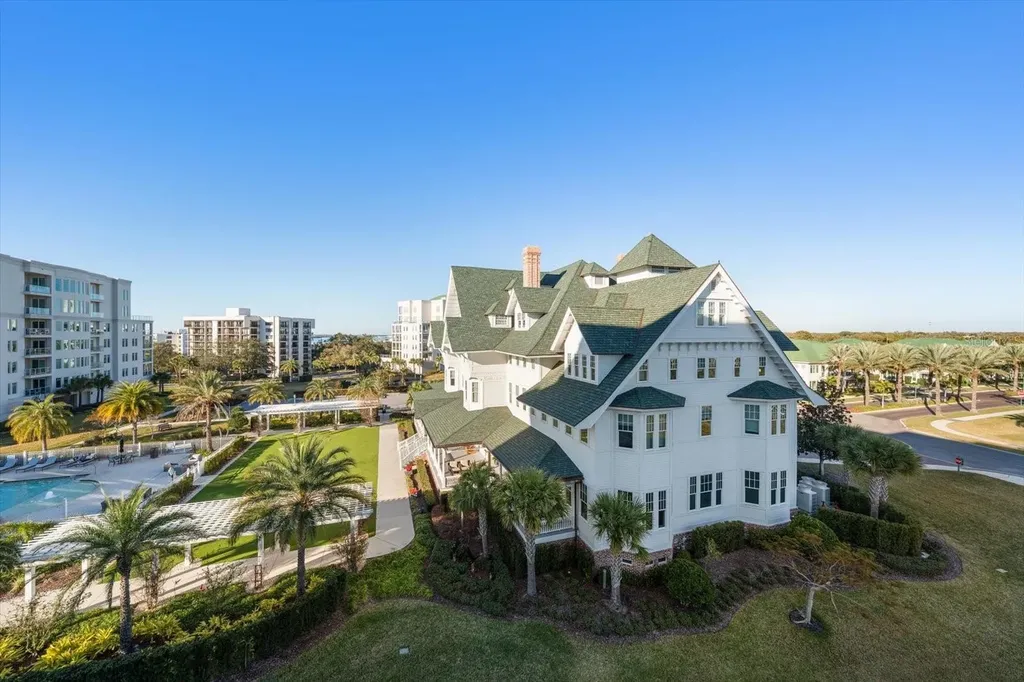 85 Belleview Boulevard Belleair FL 33756