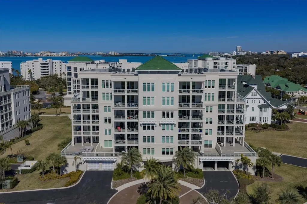 85 Belleview Boulevard Belleair FL 33756