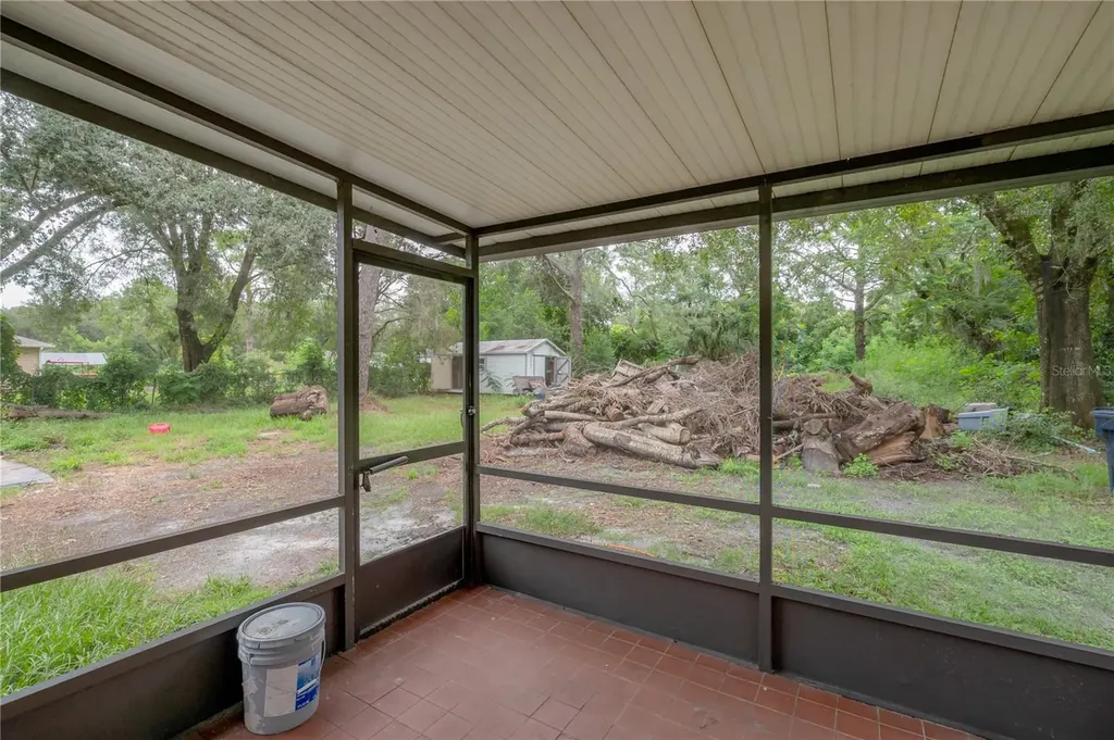 10411 N Woodmere Road Tampa FL 33617