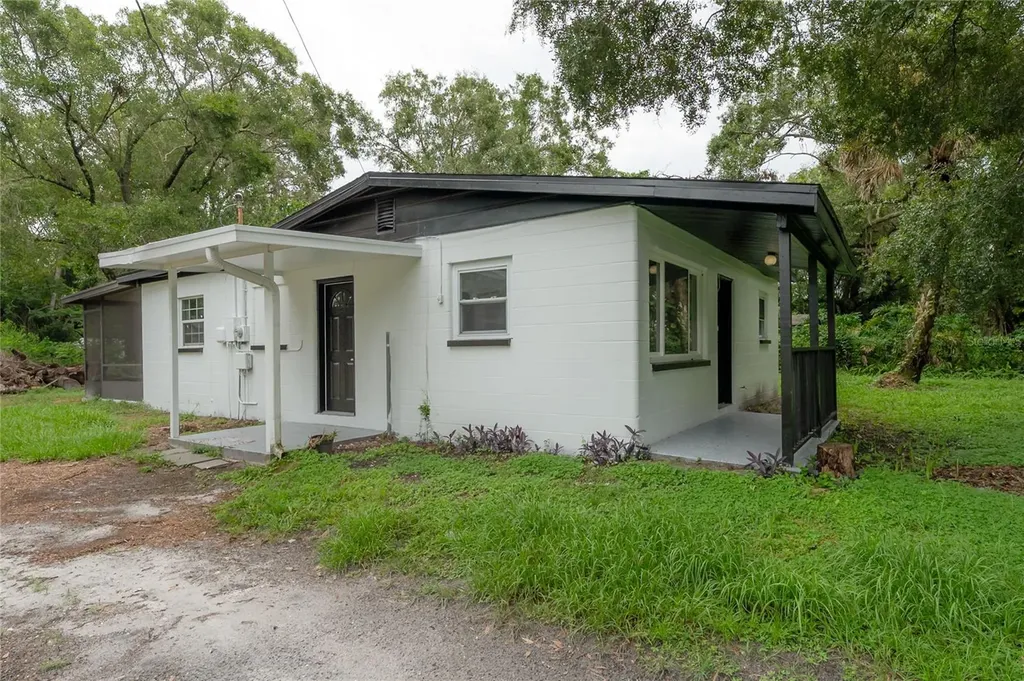 10411 N Woodmere Road Tampa FL 33617
