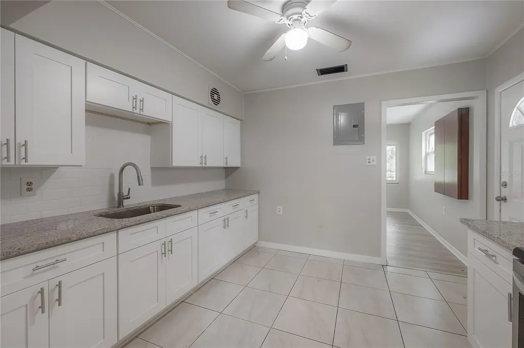 10411 N Woodmere Road Tampa FL 33617