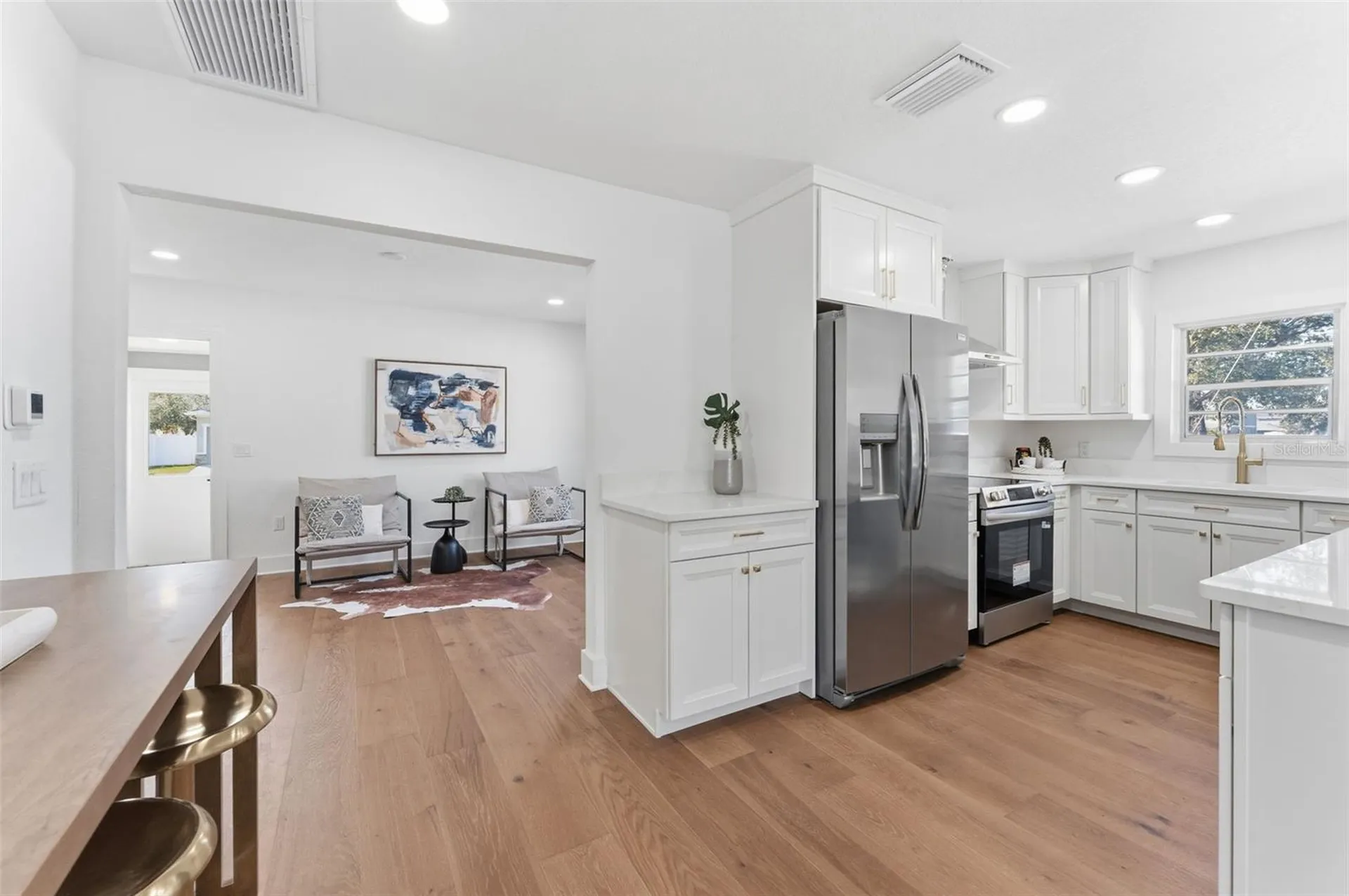 3015 W North B Street Tampa FL 33609