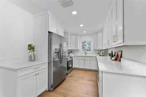 3015 W North B Street Tampa FL 33609