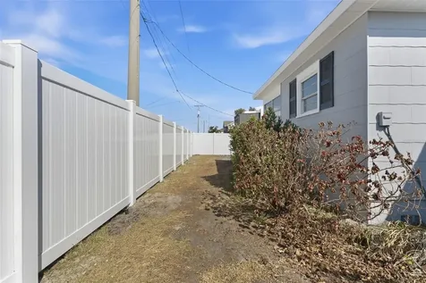 3015 W North B Street Tampa FL 33609