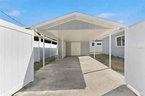 3015 W North B Street Tampa FL 33609