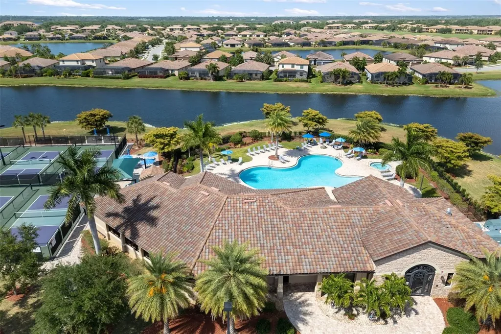 6462 Willowshire Way Bradenton FL 34212