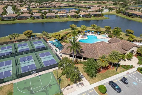 6462 Willowshire Way Bradenton FL 34212
