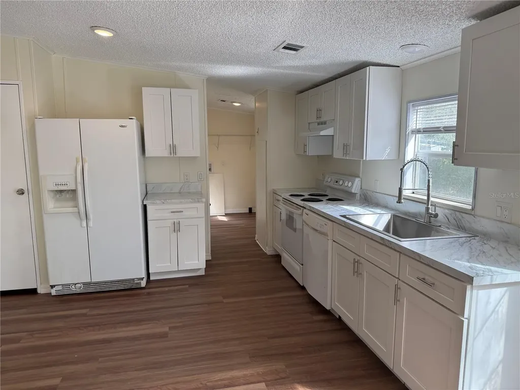300 Hankin Road Alturas FL 33820