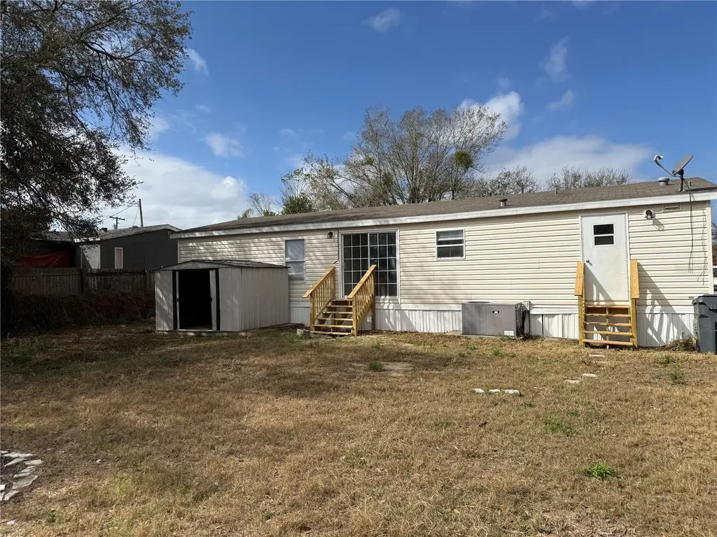 300 Hankin Road Alturas FL 33820