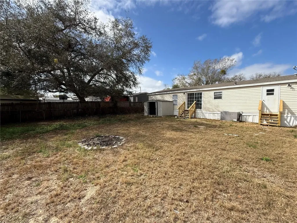 300 Hankin Road Alturas FL 33820