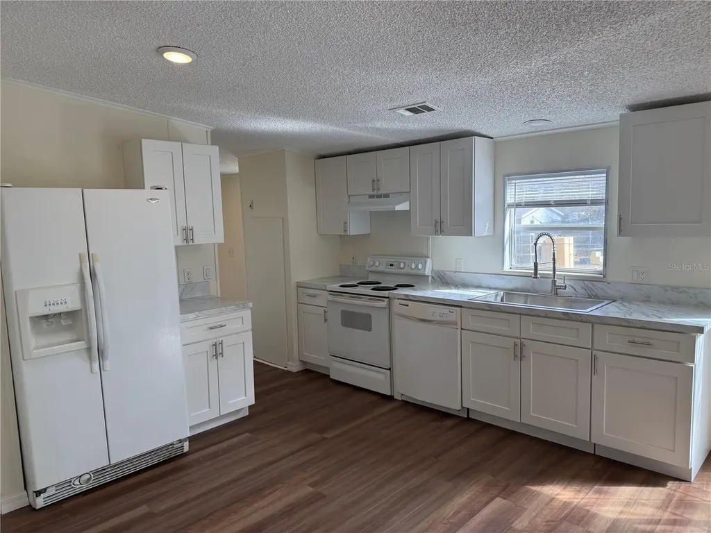 300 Hankin Road Alturas FL 33820