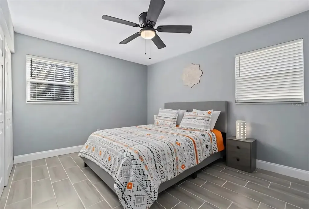 1004 N Betty Lane Clearwater FL 33755