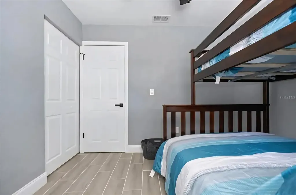 1004 N Betty Lane Clearwater FL 33755